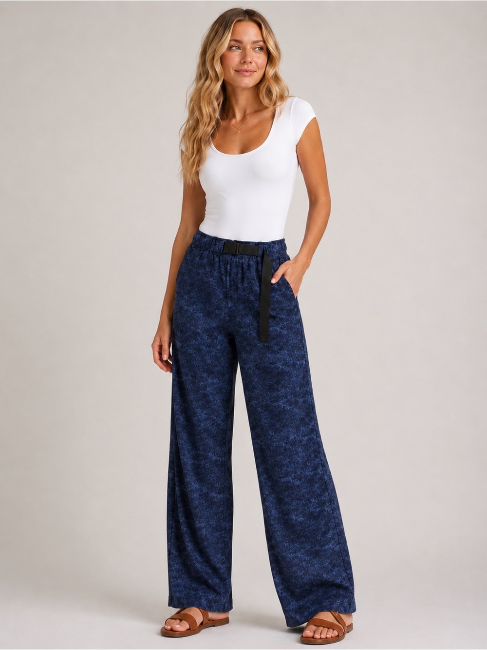 NWT HALARA Women's Wide-Leg Navy Patterned Chinos with Black Belt